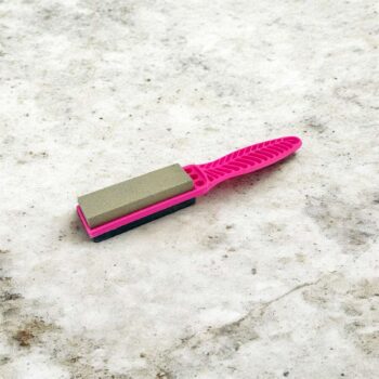 Брусок з пластмасовою ручкою