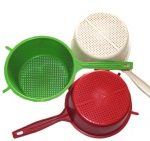 Друшлаг пластм. з ручкою (дешевий) 18см