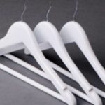 Вішалка дерев'яна біла