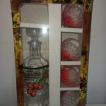 Набір горілчаний пляшка1л + 4 стакана Вишнівка