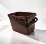 коричневий