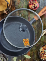 Т306СЗ Сковорода чавунна лита 28*6см з дерев. ручкою зі скляною кришкою "S&T"