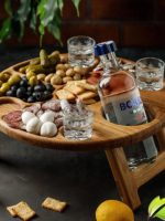 Менажниця- стіл дубовий під горілку