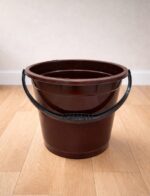 коричневий