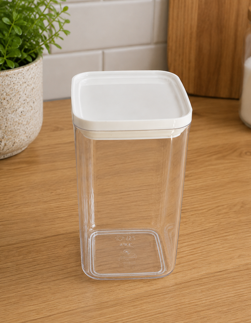 єм кро1 Ємкість для сипучих з білою кришкою 1,2л R plastic - Зображення 1